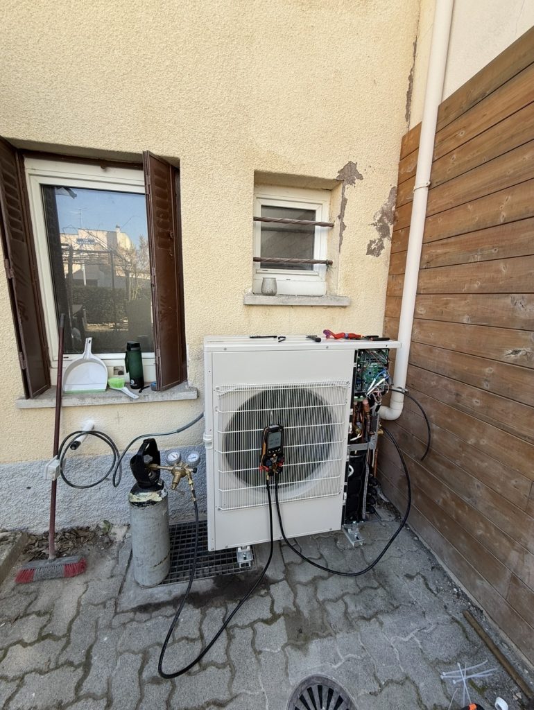 Installation de pompe à chaleur air/air Mitsubishi à Sélestat près de Châtenois – Artisan local